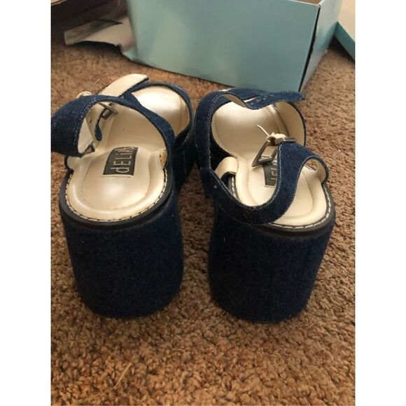 Delia’s Sandals Denim Platform Size 8.5 Vintage Buckle Strap FLAWED - Picture 2 of 5